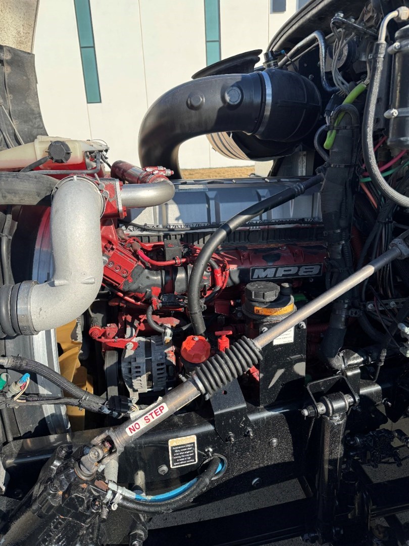 2016 MACK CXU613 - USED TRUCKS SLEEPER - image 9